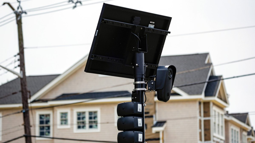 This City Is Forcing a Neighborhood HOA To Tear Down Its Flock Cameras