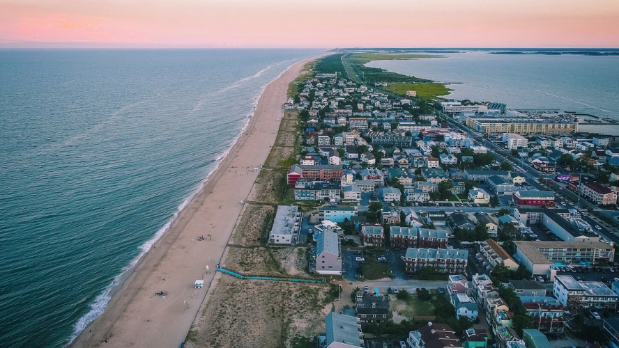Forget Florida-Baby Boomers Flocking to Eastern Seaboard State for Low Taxes, Sandy Beaches