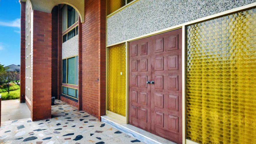 ‘Iconic’ Mid-Century Home With Zoning Bonus Selling in Booming Suburb