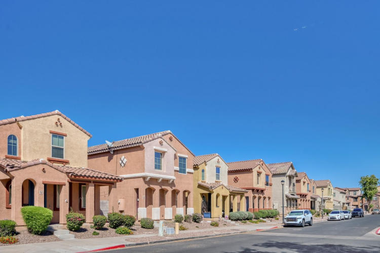 Phoenix Home Prices Drop While Inventory Gives Buyers More Choices