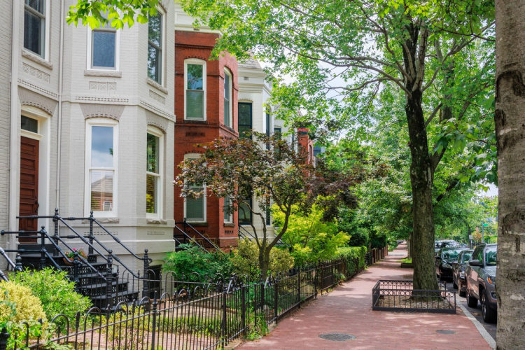 Washington, D.C. Inventory Surges While Prices Slide