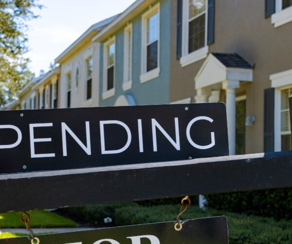 Pending Home Sales Edge Up in August Despite Higher Rates