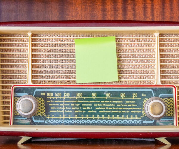 The Post-it Note Inheritance Trend-and the Family Fights It Can Leave Behind